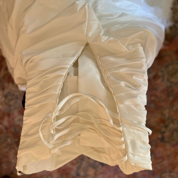 Kitty Chen Couture size 8 wedding dress.  Never worn! - Picture 5 of 9